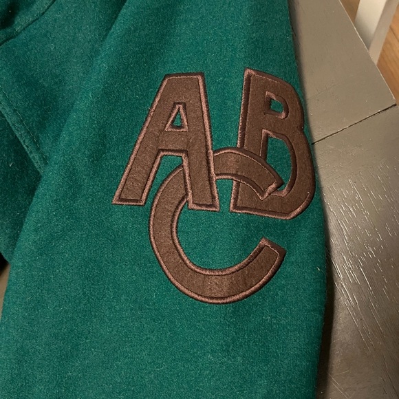 Atlanta braves bomber jacket - Picture 2 of 3